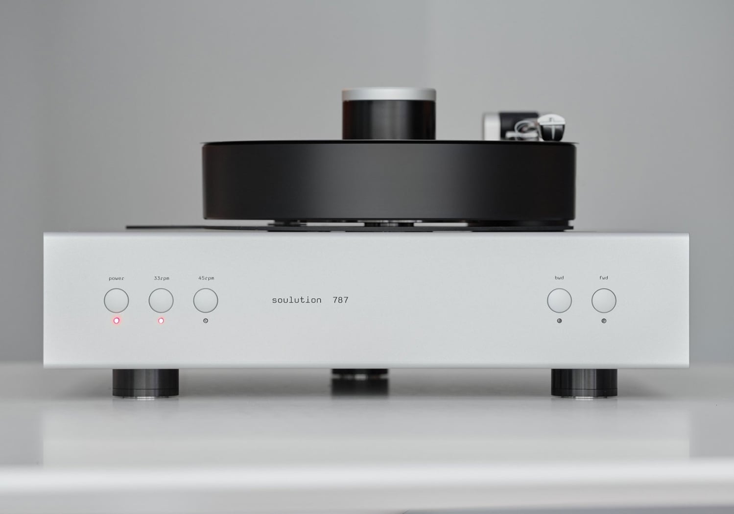 787 Turntable - Mobile view 4