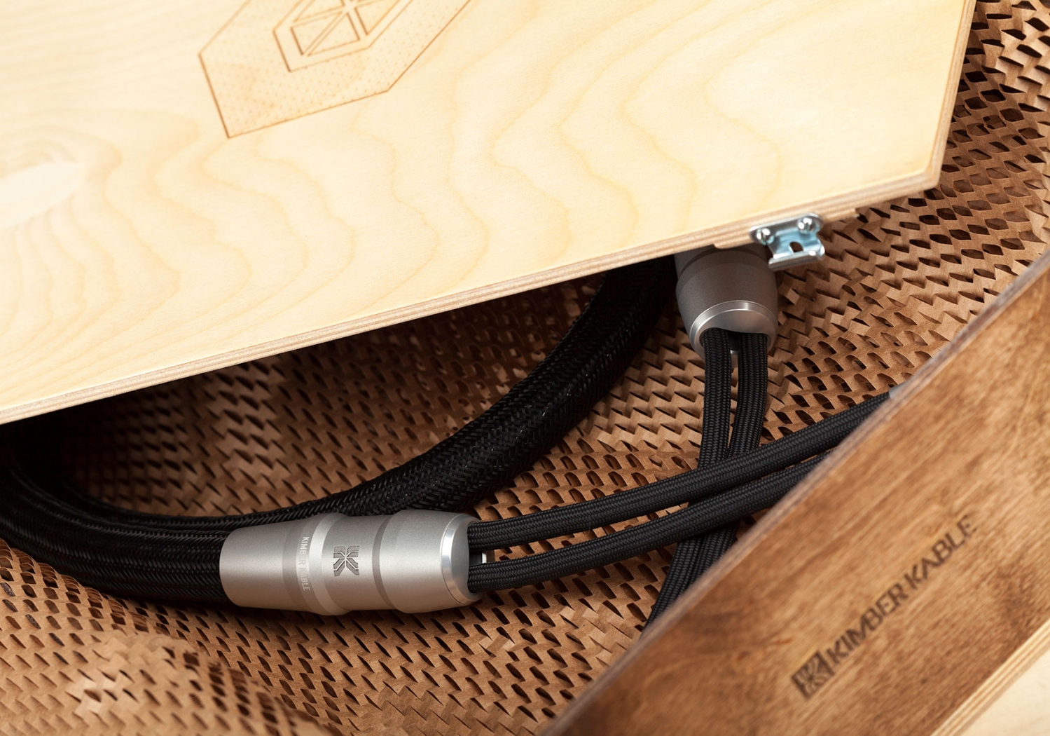 Carbon 18XL thumbnail 3